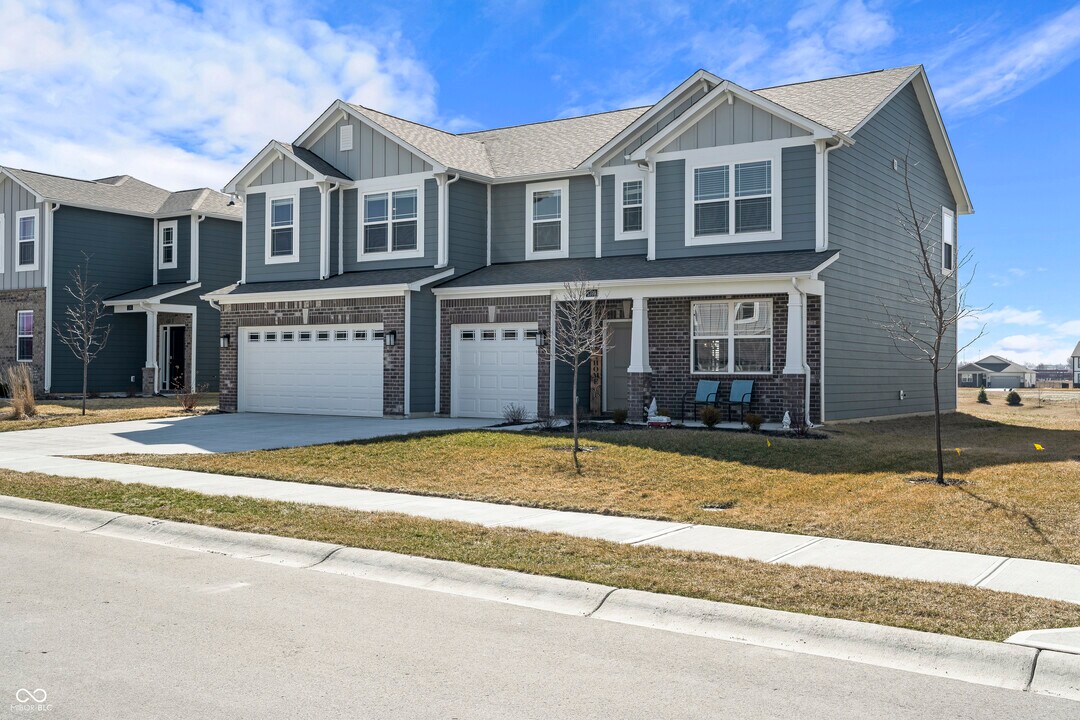 1399 Hat Band St in Danville, IN - Building Photo