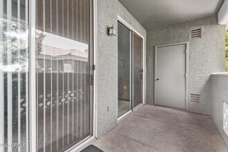2929 W Yorkshire Dr, Unit 2098 in Phoenix, AZ - Building Photo - Building Photo