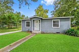4125 Dockrell St in Dickinson, TX - Building Photo