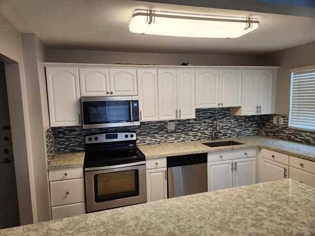 2731 Taft St in Hollywood, FL - Building Photo - Building Photo