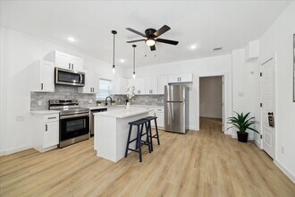 7504 Laura Koppe Rd in Houston, TX - Building Photo - Building Photo