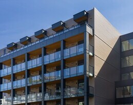 City Suites Oxford in North Vancouver, BC - Building Photo