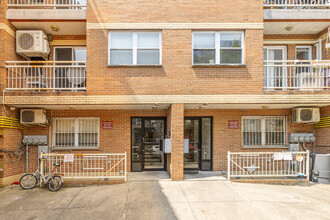 1425 Greene Ave in Brooklyn, NY - Building Photo - Building Photo