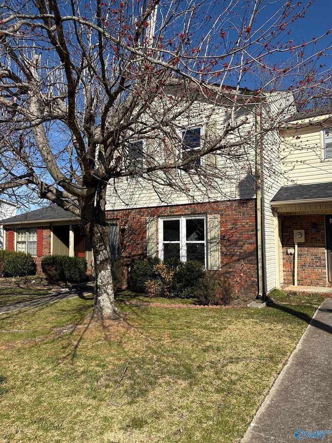 2151 Westmead Dr SW in Decatur, AL - Foto de edificio - Building Photo