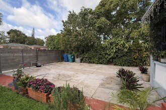 431 NW 107th St in Miami, FL - Building Photo - Building Photo