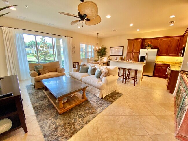 6525 Monterey Point in Naples, FL - Building Photo - Building Photo