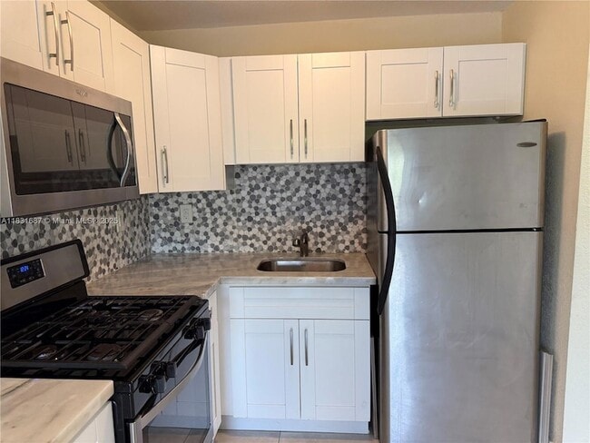 14500 SW 88th Ave, Unit 141 in Palmetto Bay, FL - Building Photo - Building Photo
