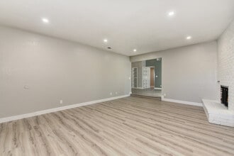 9626 Knickers Ct in Sacramento, CA - Foto de edificio - Building Photo