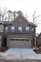 5 Holdings Dr in Lawrenceville, GA - Building Photo