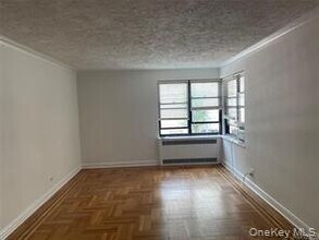 210 Martine Ave in White Plains, NY - Building Photo - Building Photo