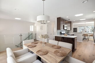 49 15th St in Hermosa Beach, CA - Foto de edificio - Building Photo