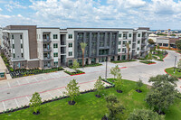 The Savoy in San Antonio, TX - Building Photo - Building Photo