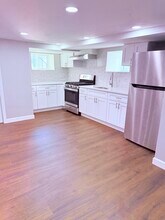 692 Day Ave in Ridgefield, NJ - Foto de edificio - Building Photo