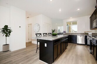 4179 Gloster Way in Sacramento, CA - Building Photo - Building Photo