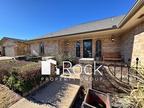 9009 Rolling Green Ave in Oklahoma City, OK - Building Photo - Building Photo