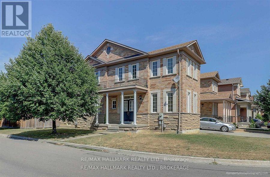 163 Fairlane Crescent in Vaughan, ON - Building Photo