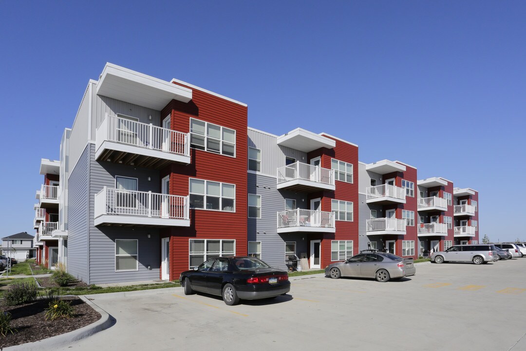 Arbor Courts in Fargo, ND - Foto de edificio