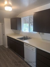 441 Earle St in Santa Rosa, CA - Building Photo - Building Photo