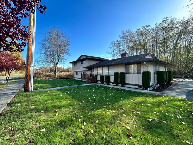 8294 Breeze Loop in Blaine, WA - Building Photo - Building Photo