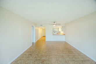 1060 Lotus Pkwy in Altamonte Springs, FL - Building Photo - Building Photo