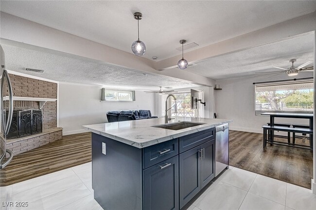 property at 1201 Douglas Dr