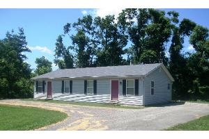 300 McGrain St in Corydon, IN - Foto de edificio - Building Photo