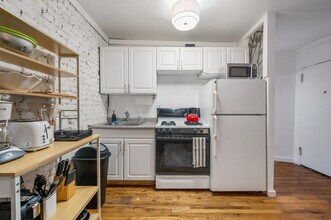 341 W 30th St in New York, NY - Building Photo - Building Photo