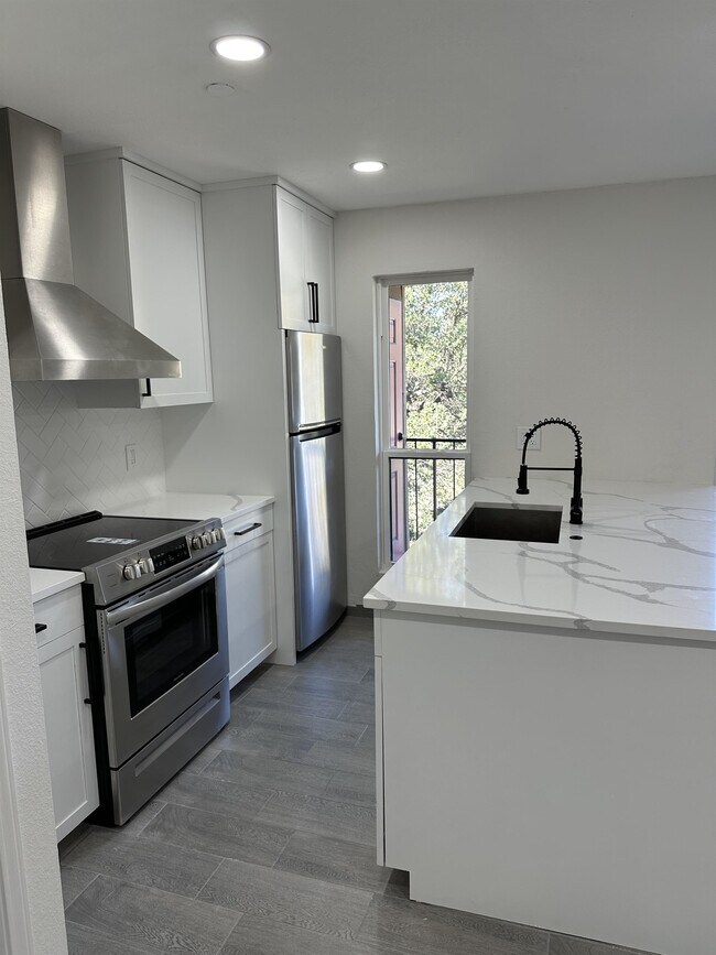 property at 5916 Gaston Ave