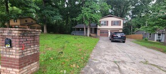 2035 Northland Dr NW in Lawrenceville, GA - Building Photo