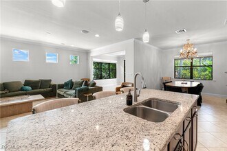 12009 Avingston Lake Dr in Ft. Myers, FL - Building Photo - Building Photo