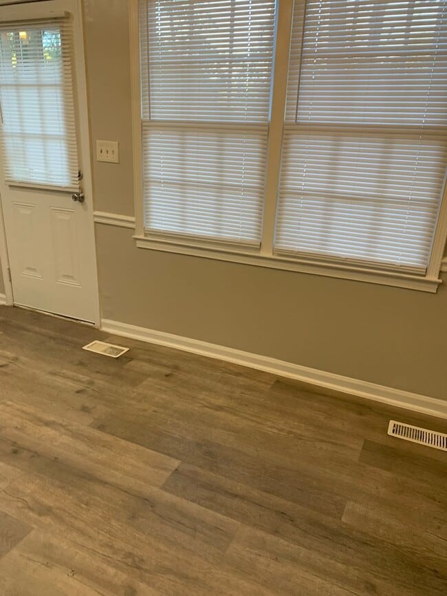 7805 Hemlock Ct in Raleigh, NC - Building Photo - Building Photo