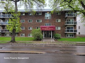 9925-9983 83 Ave NW in Edmonton, AB - Building Photo