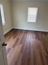 2582 Hemphill St in Charlotte, NC - Foto de edificio - Building Photo