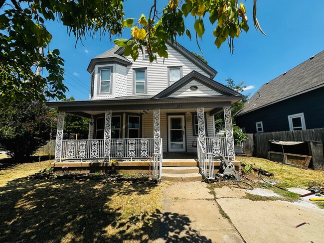 615 NW Arlington Ave