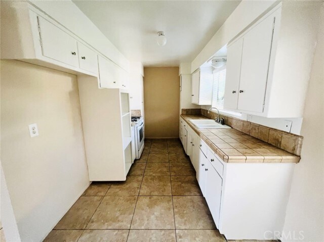 489 W Alpine St-Unit -A in Upland, CA - Building Photo - Building Photo