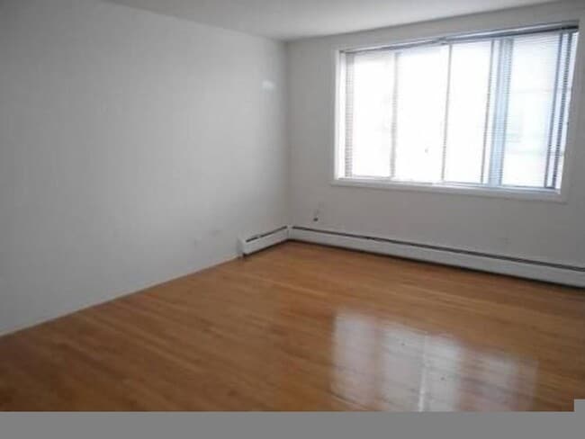 property at 1515 W Morse Ave