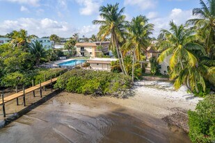 720 N Dixie Hwy, Unit 6030 in Lantana, FL - Building Photo