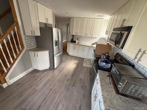 46 Lincoln Pl in Massapequa, NY - Building Photo - Building Photo