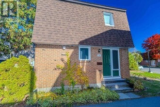 3310 Southgate Rd in Ottawa, ON - Building Photo - Building Photo