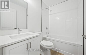 824 Woolwich St in Guelph, ON - Building Photo - Building Photo