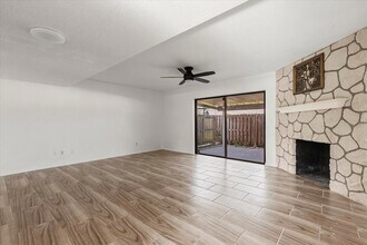 2250 S Palmetto Ave in Daytona Beach, FL - Foto de edificio - Building Photo