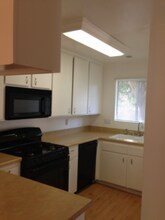 2360 Euclid Ave in National City, CA - Foto de edificio - Building Photo