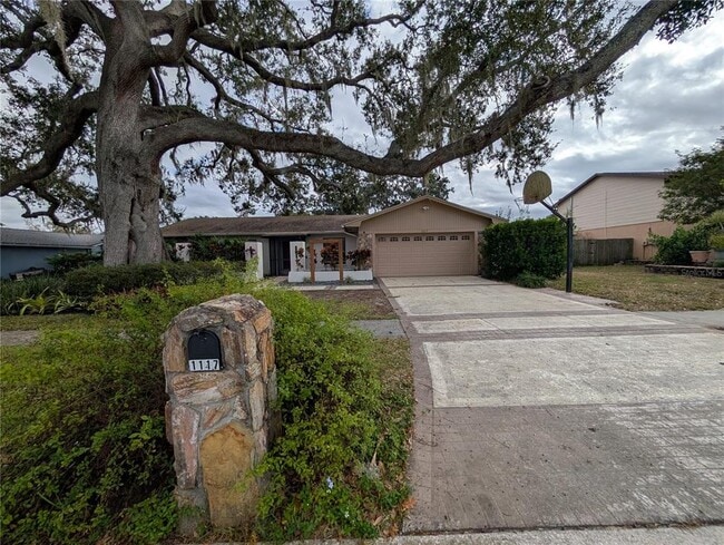 1117 Lakemont Dr in Valrico, FL - Building Photo - Building Photo