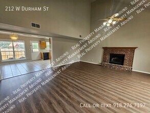 212 W Durham St in Broken Arrow, OK - Building Photo - Building Photo