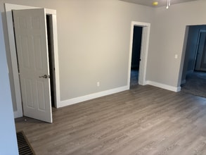 523 W 17th St, Unit 1 in Erie, PA - Building Photo - Building Photo