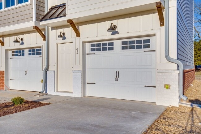 property at 507 Harper Lndg