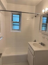 60 Locust Ave in New Rochelle, NY - Building Photo - Building Photo