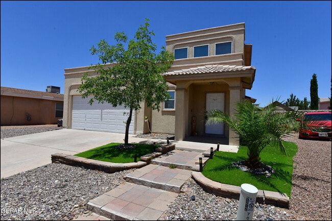 7065 Falling Leaf Cir in El Paso, TX - Building Photo - Building Photo