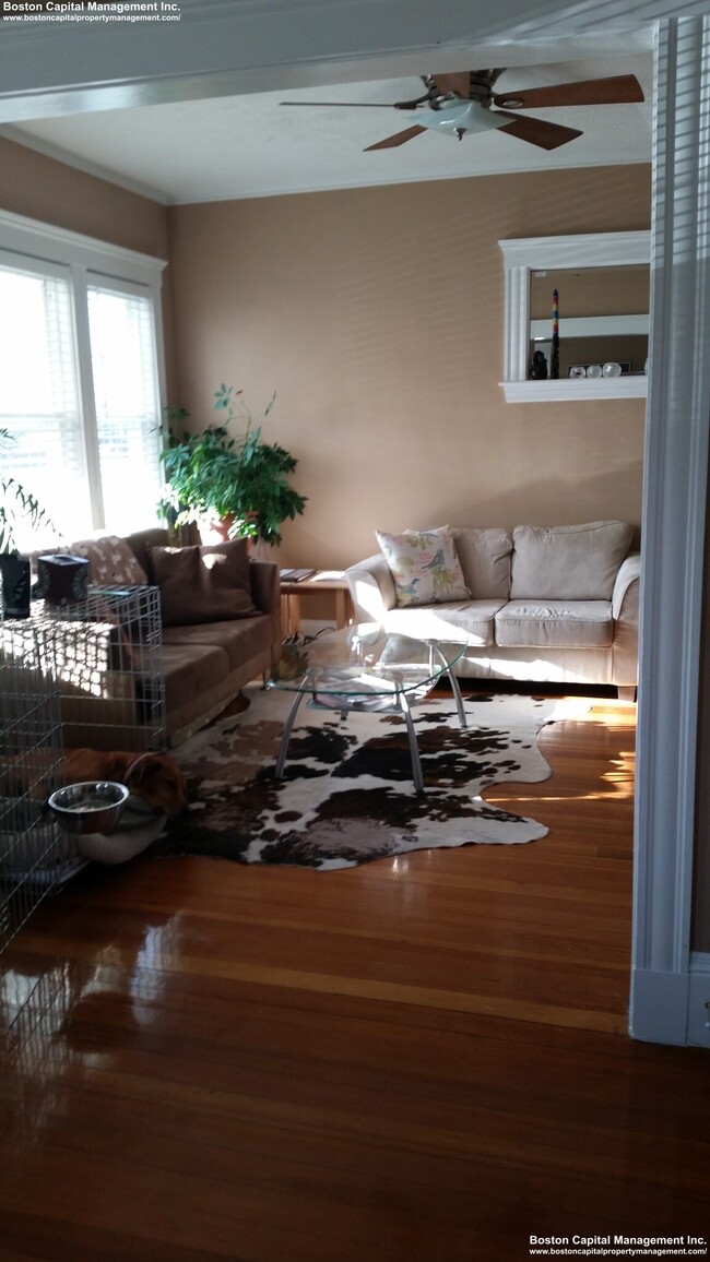 97 W Quincy St, Unit 1 in Somerville, MA - Building Photo - Building Photo