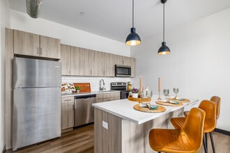 The Stanza in Pittsburgh, PA - Building Photo - Interior Photo